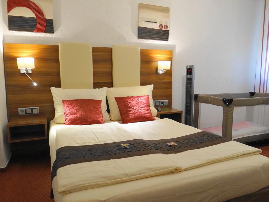 Hotel Schuetzenhof Spa Garden Bürstadt Eksteriør bilde